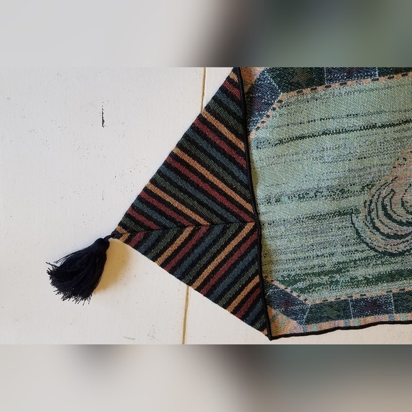 Warren Kimble Tapestry Chickens  Table  Runner with Tassels Country Farmhouse - Picture 5 of 8